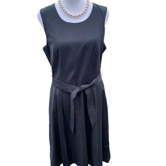 Calvin Klein Black Pin Stripe‎ Dress 10P Career Business Casual Professional - Picture 1 of 10